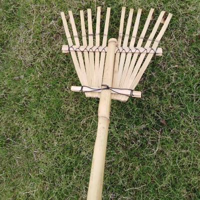 China Factory Hot Sales Garden Bamboo Rake Farm Tool Bamboo Frame Leaf Collector Garden Leaf Rakes for sale