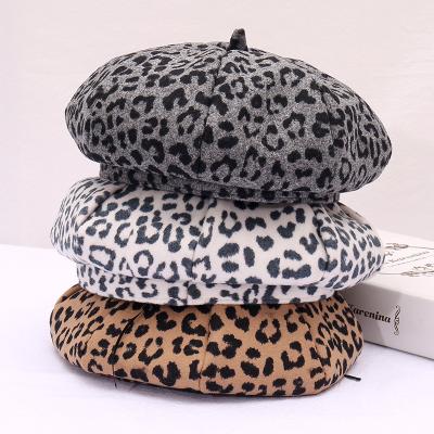 China Lady Autumn Winter Fashion Leopard Print Beret Comfortable Imitation Wool Wicking Thermal Beret for sale