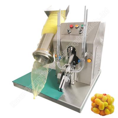 Chine Machine d'emballage de filet à pinceau de citrus machine d'emballage de filet à sacs de légumes machine d'emballage de filet à sacs à vendre