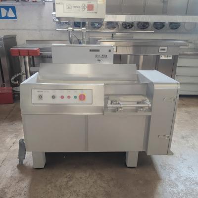 China Máquina para cortar carne en cubos de 600 kg / h, máquina para cortar pollo automática en venta