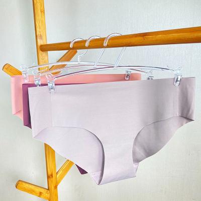 China Antibacterial Fashionable Women Trace Less Seamless Underwear Panties With No Trims for sale