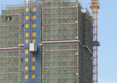 China Elevador do canteiro de obras do pinhão da cremalheira da chaminé de 3 pontes das portas à venda