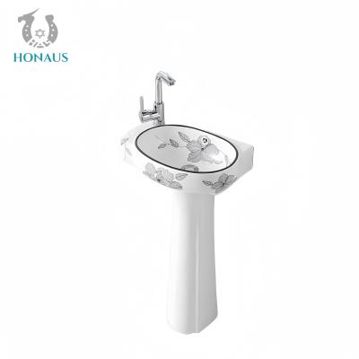 China Baño de estilo chino pleno pedestal lavabo con espejo mejor cerámica de dos piezas en venta