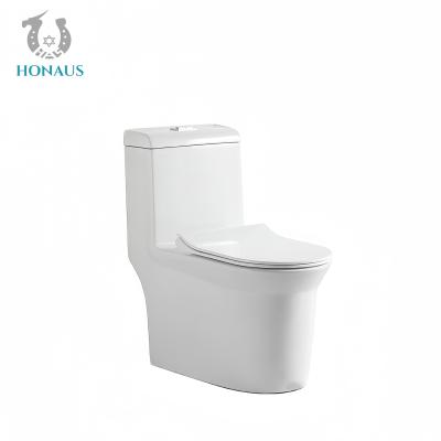 Cina Self Clean Ceramic One Piece Toilet Bowl Luxury S/P Trap Sifonic Jet Personalizzabile in vendita