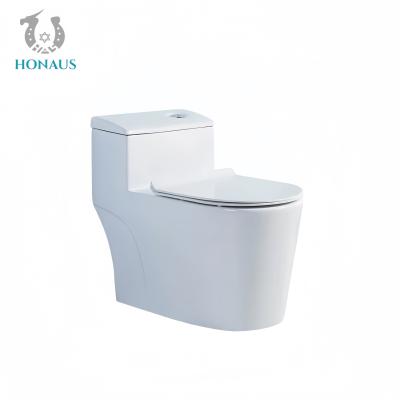 Chine Petite salle de bains Meilleur en céramique One Piece Toilet Bowl S Trap 300mm Double Chasse d'eau moderne à vendre