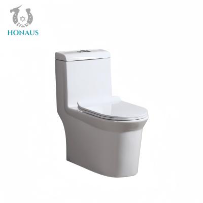 China 710*385*780mm Keramische toiletbak voor restaurant met veel verkeer Te koop