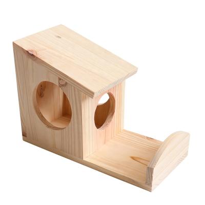 China Non-automatic Solid Wood Wild Squirrel Feeder Weather-Resistant Bamboo Wooden Squirrel Or Bird Hanging Feeder for sale