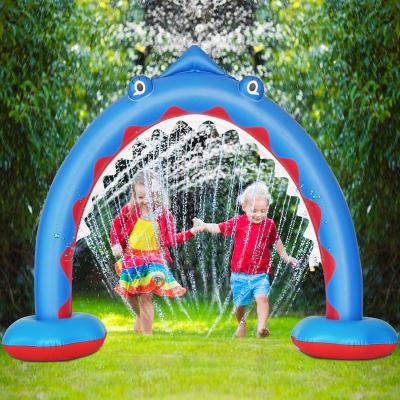 China PVC Portable Outdoor Inflatable Water Play Equipment Shark Arch Sprinkler Toy For Kid Backyard Water Play for sale