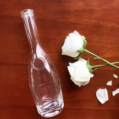 China 2022 750ml Recyclable Eco-friendly Hot Selling Empty Wine Bottle Beverage Bottle Liquor Glass Bottle for sale