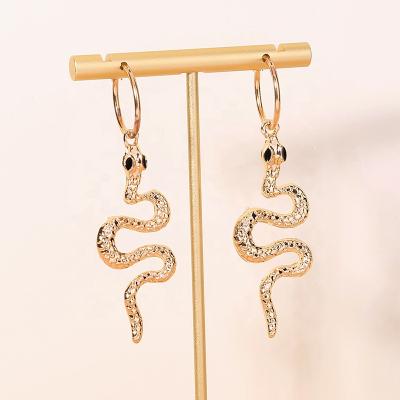 China 2021 Fashion Europe Jewelry Wholesale Simple Punk Gold Plated Snake Wrapping Dangle Earrings For Women for sale