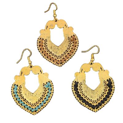 China Best Vintage Retro Wholesale Exaggerated Dangle Earrings Personalized Luxury Ladies Earrings Set Earrings for sale