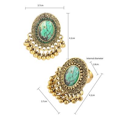 China Vintage High Quality Hot Selling Retro Ring Earring Set Green Stone Stud Earrings for sale