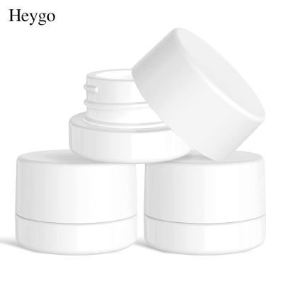 China HeyGo 5ml Chemical Thick Bottom White Glass Jars Containers With Gloss White Child Resistant Screw Cap Lids for sale