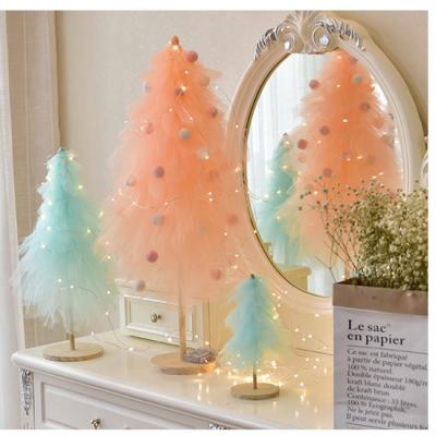 China Mini Christmas Decoration Mesh Christmas Tree Wedding Holiday Decoration Wedding Decoration Party for sale