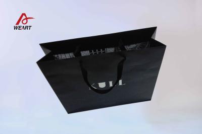 China Bolsas de papel del arte del acabamiento de Debossed/bolsos de compras al por menor de encargo del negro en venta