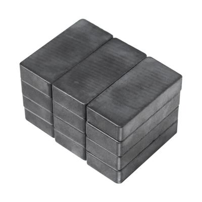 Cina 12Pcs Quadrati Ferrite Magnet blocchi Ceramica Magneti rettangolari Magnetismo forte in vendita