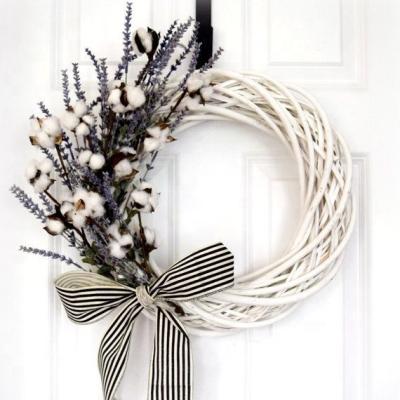 China Natural Dry Decorative Flower Plant Circle Pampas Grass Halloween Fall Door Wall Decor Black Dry Flower Wreath for sale