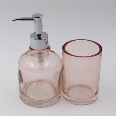 Chine Bouteille en verre antirouille de distributeur de pompe d'ODM, bouteilles 300ml en verre rechargeables avec la pompe à vendre