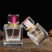 Chine Bouteilles de parfum en verre épaissies de place à vendre