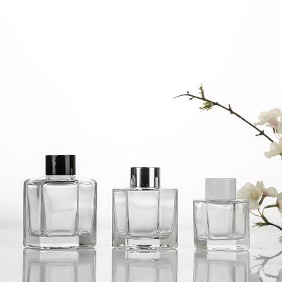 Chine Cristal décoratif en verre multifonctionnel de la bouteille 50ml 100ml de diffuseur de parfum à vendre