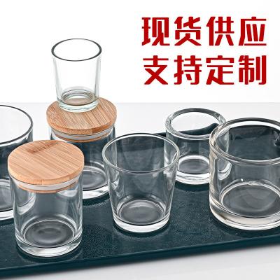 Chine Les pots antipoussière de bougie avec les couvercles en bois, Multiscene ont coloré les pots en verre de bougie à vendre