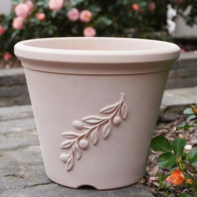 China Hot Selling Durable Europe Title China Cover Skiff Flower Pots Plastic Durable Spray Recycled Artificial Indoor Planters for sale