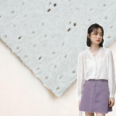 China White Soft Floral Memory 98P 2SP Lace Knit Garment Fabric For Women Shirt for sale