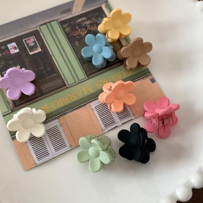 China Fashion newcomer fashion design new Korean girls hair cut color flower hair pins cute accessories 617V11607 for sale