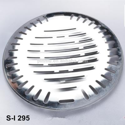 China Easily Cleaned Stainless Steel Barbecue Grill Wire Mesh BBQ Grill Pan With Holes for sale