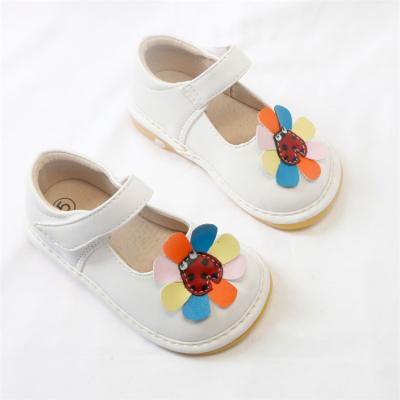 China 2020 Special Price Girls Flats Flat Squeaky Casual Walking Shoes for sale