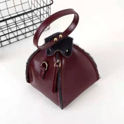 China 2020 Fashion PU Fashion Shoulder Zipper Zipper Closure Purses Retro And Unique Ladies Handbags for sale