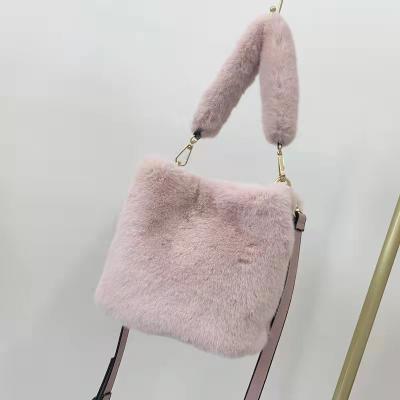 China Large Capacity Winter Large Capacity Faux Fur Shoulder Large Ladies Fashion Handbags for sale