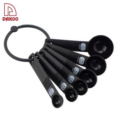 China Restaurants Kitchen Accessories Set PP Material Black Color 6 Pcs Measuring Cup Spoon à venda