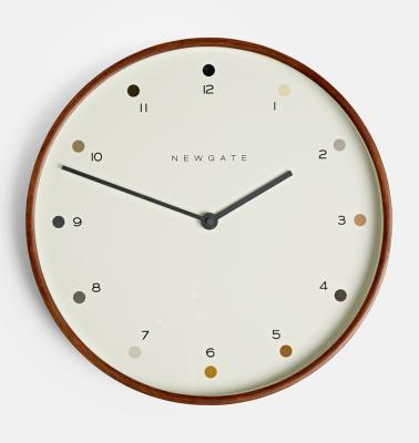 China Antique Silent Battery Operated Classic Design Quartz Movement Style 12inch Wooden Frame Wall Clock for sale