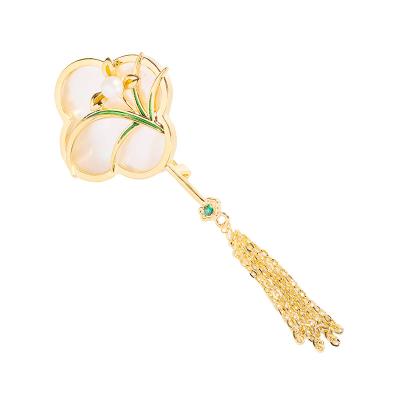 China Jewelry Decoration ZHIWEI Chinese style mother-of-pearl tassel brooch retro fashion cheongsam Chinese dress accessories brooch for sale