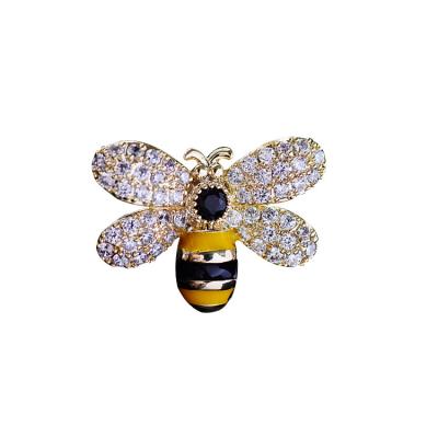 China Jewelry Decoration ZHIWEI oil drop brooch cute bee lapel pin anti-glare buckle shawl buckle scarf buckle for sale