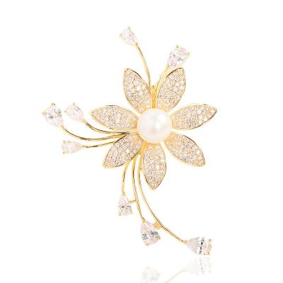 China Jewelry Decoration ZHIWEI fashion light luxury brooch freshwater pearl temperament female brooch high-grade flowers versatile brooch for sale