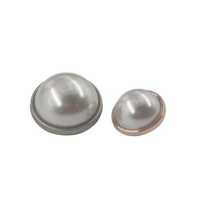 China Viable Factory Direct Commercial Design Style Pearl Serious Button For Clothing for sale