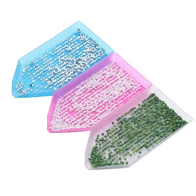 China Viable 3 Colors Lace Tray Blue Clear Fancy Diamond Painting Glitter Beads DIY Storage Tool Kit for sale