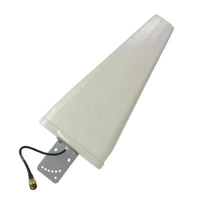 China 12dbi 4G LTE lpda antenna with 50cm cable RG58 SMA male connector 698-2700MHz EXLPDA12-4521-0727 for sale