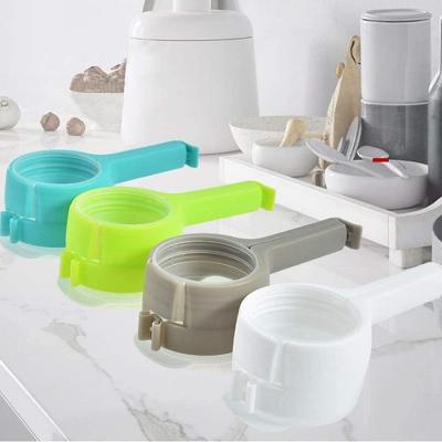 China Sustainable Food Bag Food Storage Seal Holder with Tip Spout Kitchen Chip Bag Plastic Cover Seal Holder is ideal for cooking and finishing for sale