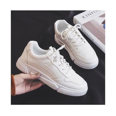 China 2021 Fashion Trend New Arrival White All-match Shoes Ladies Flat Unique Sneaker Women Sports Shoes for sale