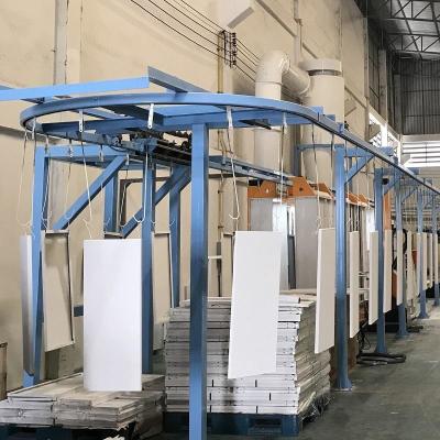 China Geoptimaliseerde overheadconveyor verflijn poedercoatinglijn voor producten met een middengewicht Te koop