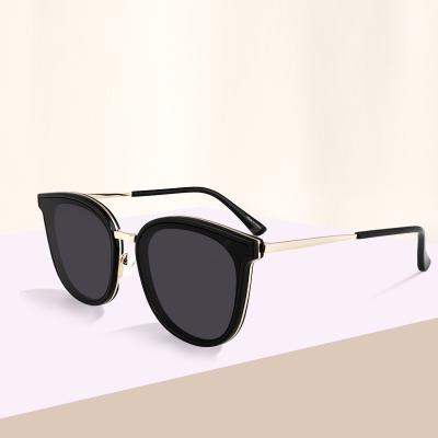 China Fashion Sunglasses Luxury Fashion Sunglasses UV Protection TR90 Resin Lens Sunglasses for Women Men for sale