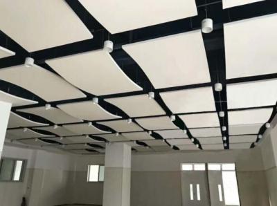 Cina Disegno di soffitto in fibra di vetro con rivestimento a spruzzo a prova di fuoco per decorazioni E nascoste in vendita