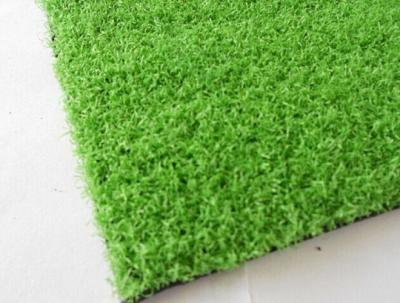 Chine NYG003 Herbe de gazon synthétique Le choix idéal pour la décoration extérieure Hauteur de pile 25 mm à vendre