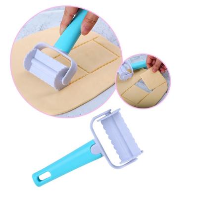 China Sustainable Premium Quality Plastic Pizza Pie Pastry Dough Docker Dough Pitter Stoner Baking Tool for sale