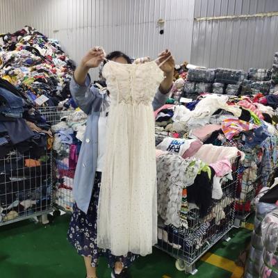 China International second-hand clothing the weight of the mixed package is from 45 kg to 100 kg, one grade children summer clothes for sale