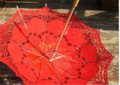 Chine Les parapluies uniques transparents de pluie lacent imprimé épousant des faveurs épousant le parasol à vendre