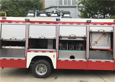 Cina 8x2Kw accende l'azionamento senza fili di ISUZU Chassis 8 Ton Lighting Fire Truck 4x2 di controllo in vendita